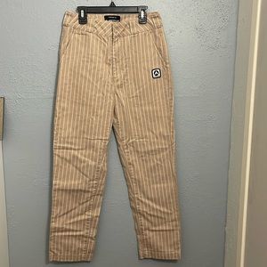 Woman’s Airwalk pants